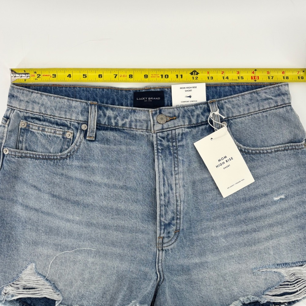 Lucky Brand Mom High Rise Short 16/33 Distressed Denim Light Wash New - Picture 6 of 9